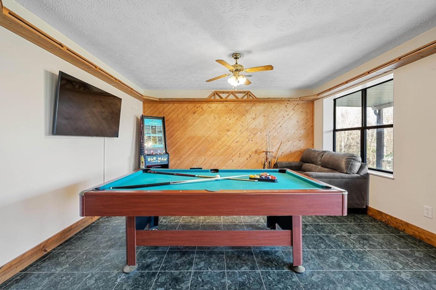 Dog Friendly! Views! Hot Tub! Close To Pf! Gsmnp Sevierville Exterior foto