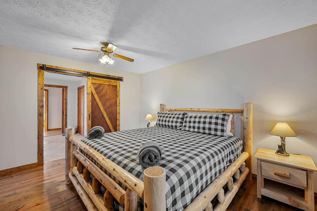 Dog Friendly! Views! Hot Tub! Close To Pf! Gsmnp Sevierville Exterior foto