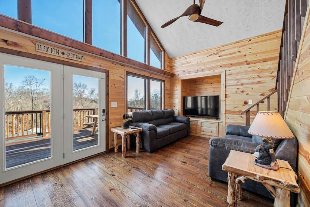 Dog Friendly! Views! Hot Tub! Close To Pf! Gsmnp Sevierville Exterior foto