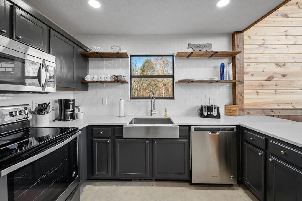 Dog Friendly! Views! Hot Tub! Close To Pf! Gsmnp Sevierville Exterior foto